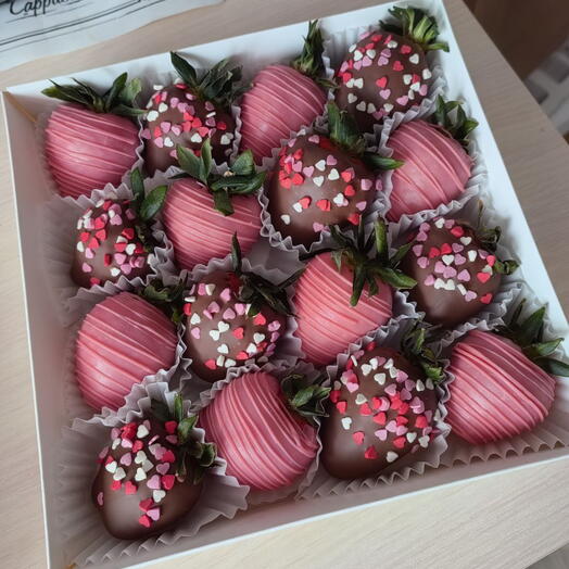 Клубника в шоколаде 16 штук для девушки, жены, мамы