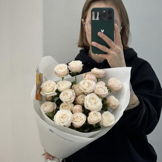 Нежнейшие кустовые розы