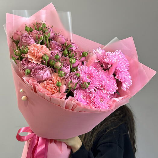 Авторский букет💓цвета малины💓из кустовой пионовидной розы,диантуса,кустовой розовой хризантемы и лагуруса