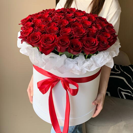 Роскошная композиция из 51 бордовой розы️