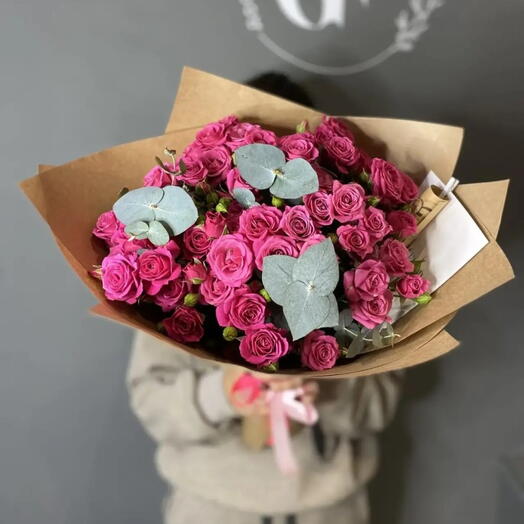Букет КУСТОВАЯ РОЗА LOVE LIDIYA С ЭВКАЛИПТОМ