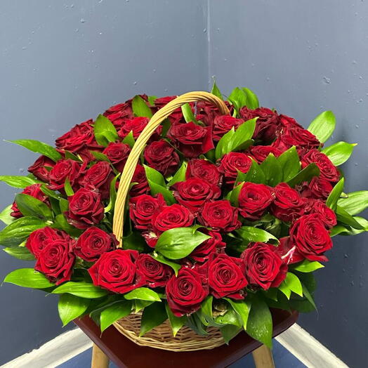 Корзина с розами 51 шт
