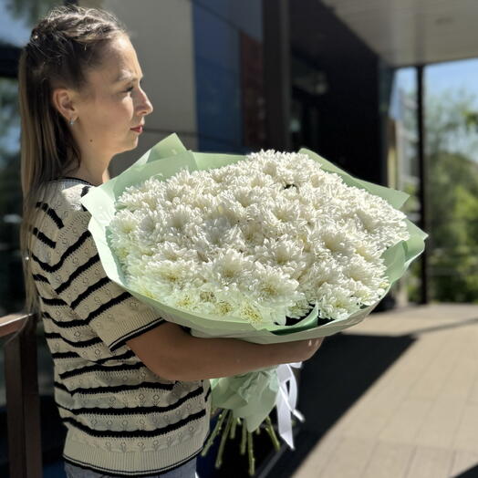 Букет из 11 белых хризантем