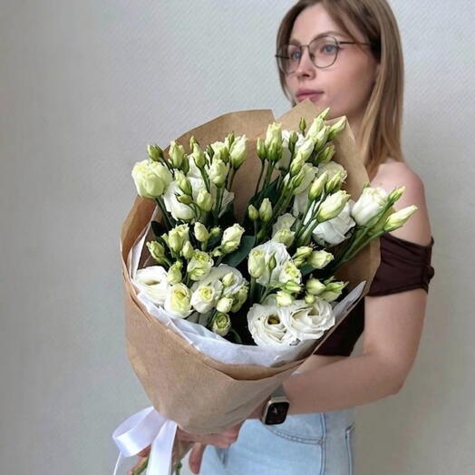 Букет с белой эустомой, 5 шт, Лизаантус, арт 18 Flower Perfect