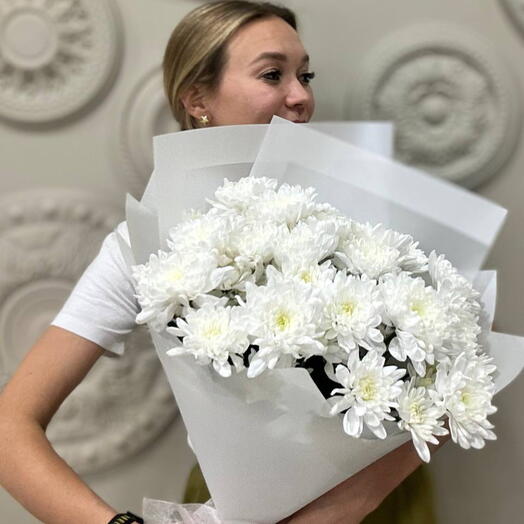 Букет из белых кустовых хризантем 5 шт