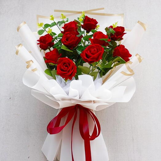 Classic Red Rose Bouquet – 10 Premium Red Roses