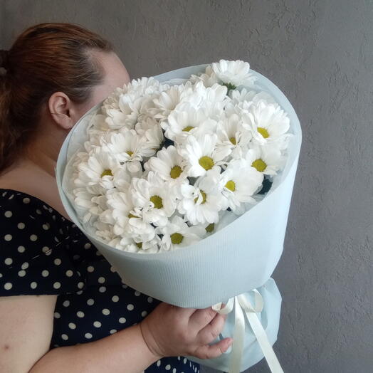 Букет из ромашковых хризантем