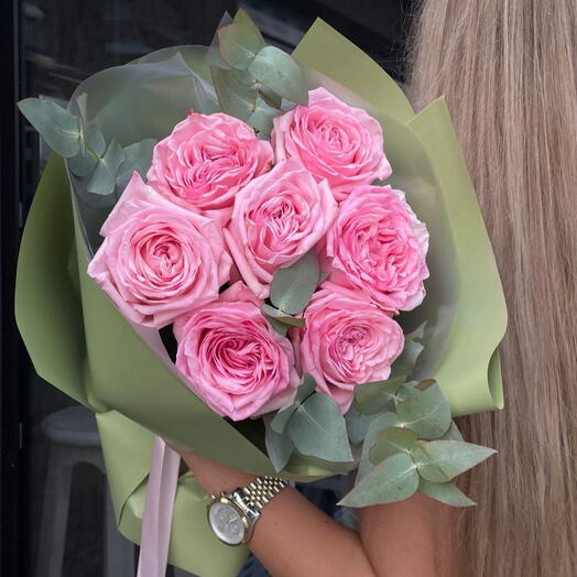 Садовые розы Pink O Hara с веточками эвкалипта "Аромат Франции"