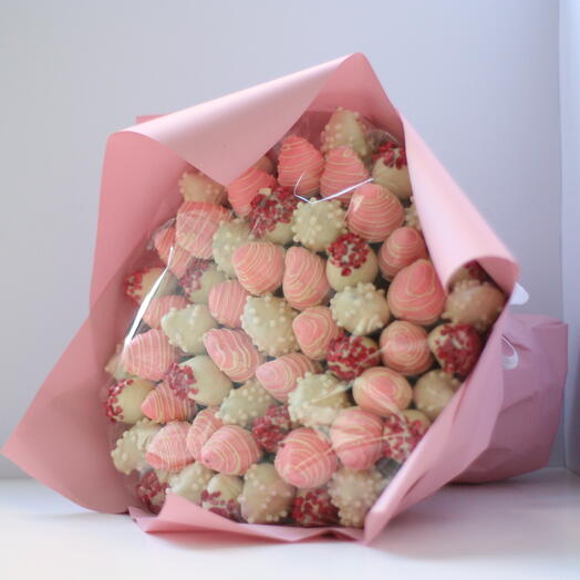 Букет из клубники в шоколаде «Pink» L
