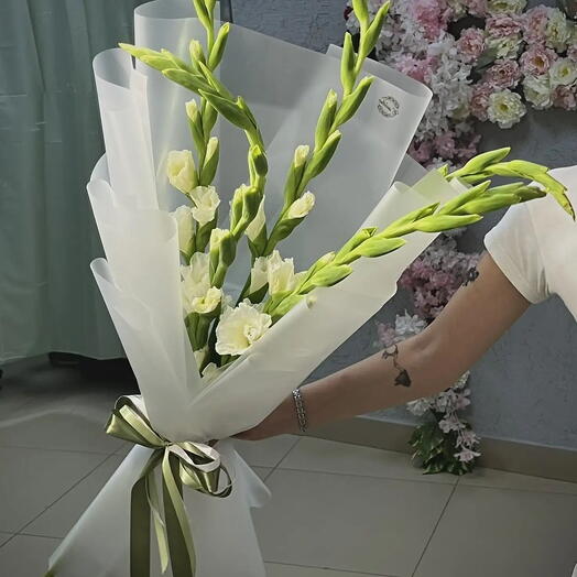 Цветущий гладиолус