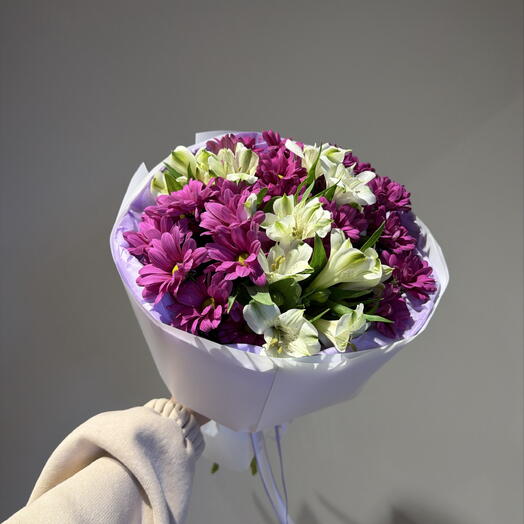 Яркий букет из хризантемы и альстромерии 🌸🌸🌸