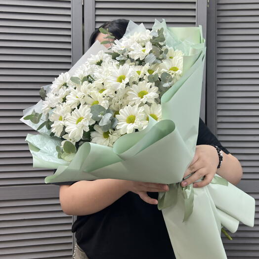 Ромашковые хризантемы с эвкалиптом 🌼🌼🌼