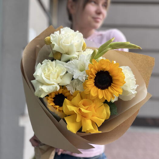 Букет «Яркое сочетание для вазы»😍🌸 со свежими подсолнухами, гладиолусом😍 и изысканными французскими розами