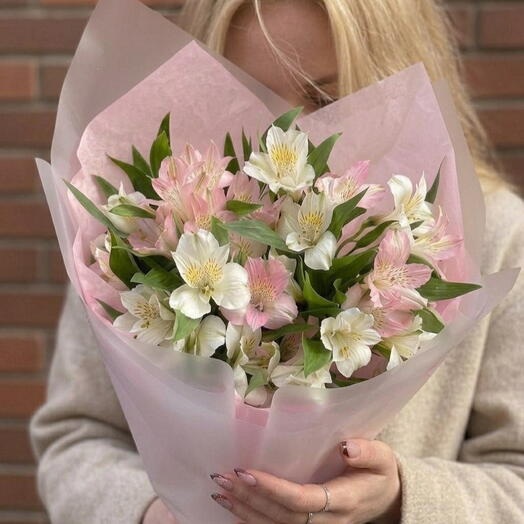 Нежный букет из альстромерии🌸