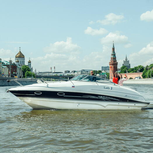 Прогулка на катере по центру Москвы до Кремля