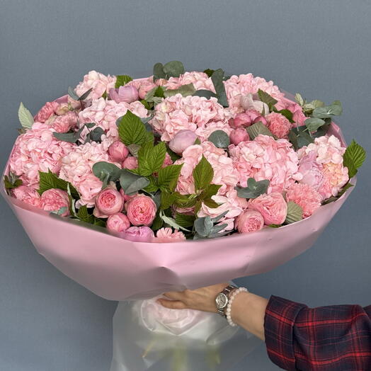Нежный букет из гортензия