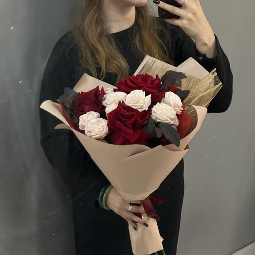 Красная французская Роза, кустовая Роза