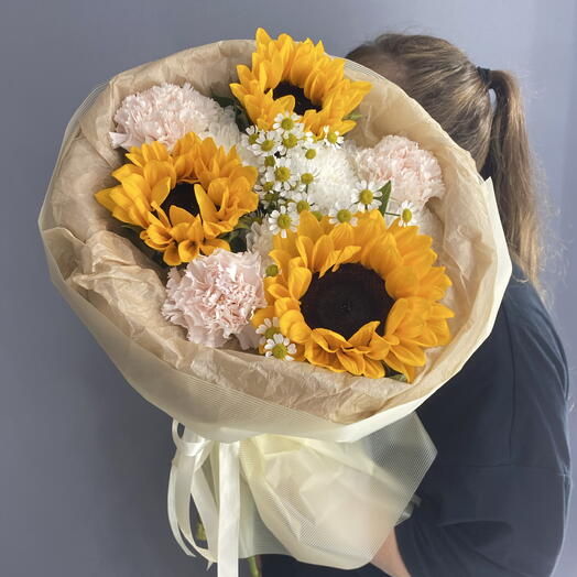 Букет солнечный 🌻 яркие подсолнухи 🌻🌻🌻 кремовый диантус 🌸 ромашка 🌼🌼🌼
