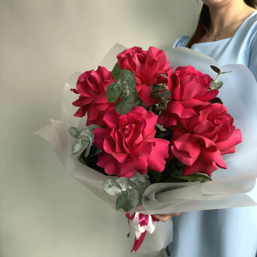Букет из малиновых французских роз les fleur (В0032)