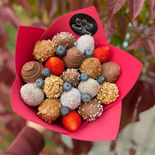 Dulce ramo de fresas en chocolate "Forest Fantasy" S