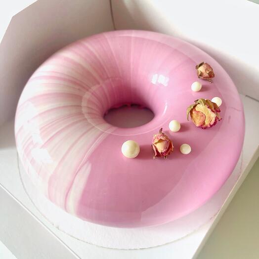 Муссовый торт с двойной начинкой: ваниль и клубника