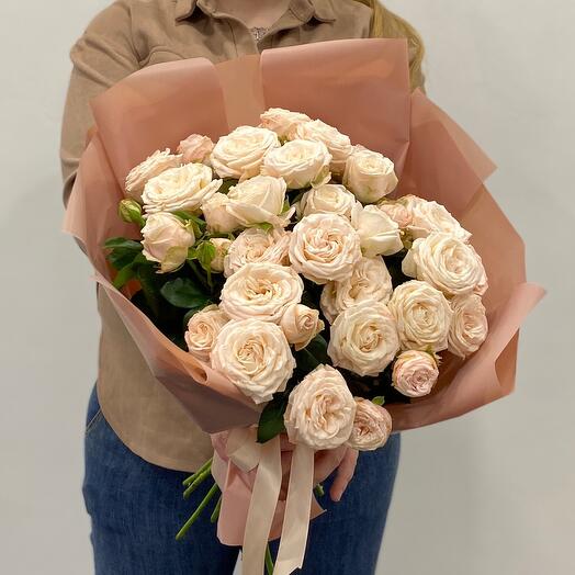 Ramo de 11 rosas arbustivas en forma de peonía