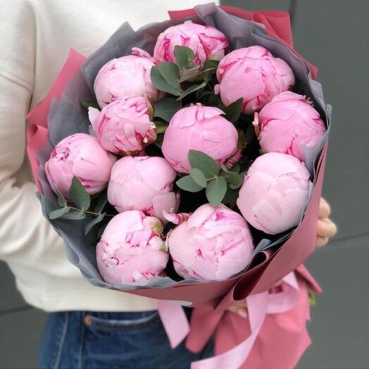 Lush bouquet of 11 pink peonies for birthday, mom, sister, friend