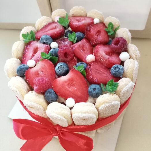 Meringue cake with berries and Savoyardi biscuits