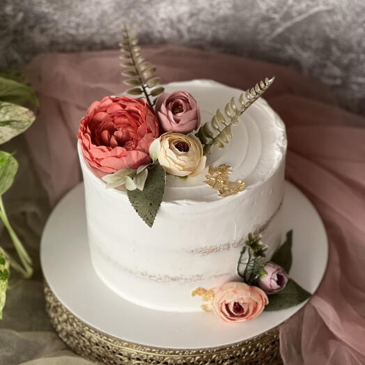 Naked cake in floral