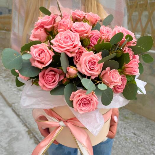 Композиция из 7 Кустовых Роз