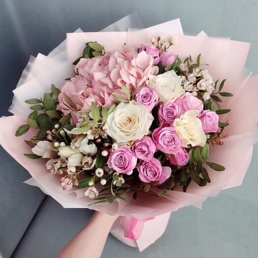 Hydrangea with roses