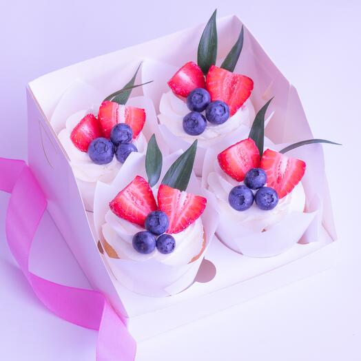 Капкейки с ягодами 4 шт