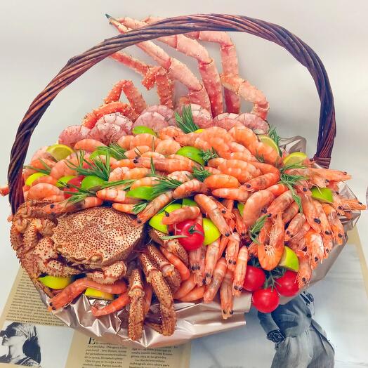 Корзина из морепродуктов "Морской коктейль"