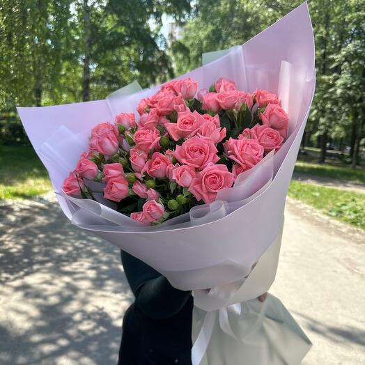 Букет из кустовых роз