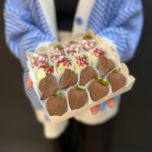 Клубничный бокс 16 шт