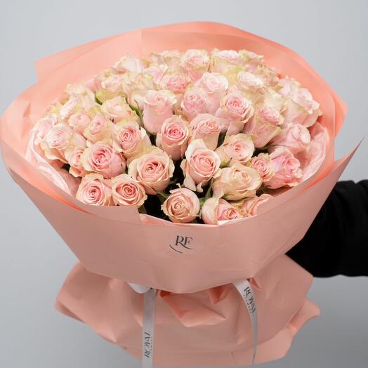 Моно букет из 51 розовых роз