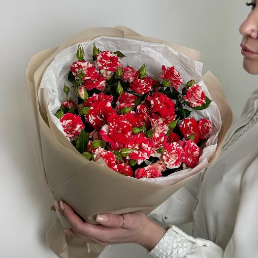 Ramo De rosas rojas 5 piezas