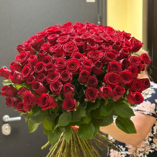 101 КРАСНА РОЗА