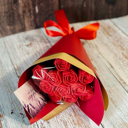 11 роз из бельгийского шоколада на 8 марта