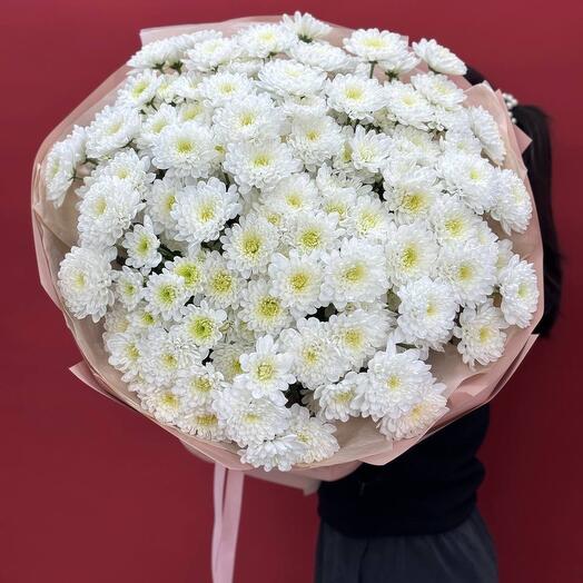 Пушный и стойкий букет из хризантемы