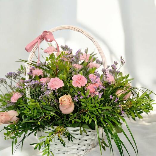 Basket pinks roses