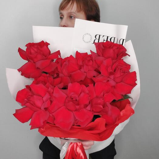 TI AMO букет из пышных красных роз. Букет из 9 пышных роз