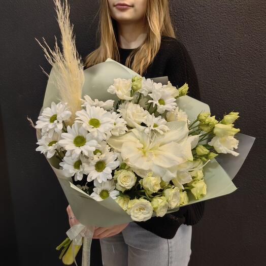 Стильный букет с хризантемой, розами и амариллисом (код 90)