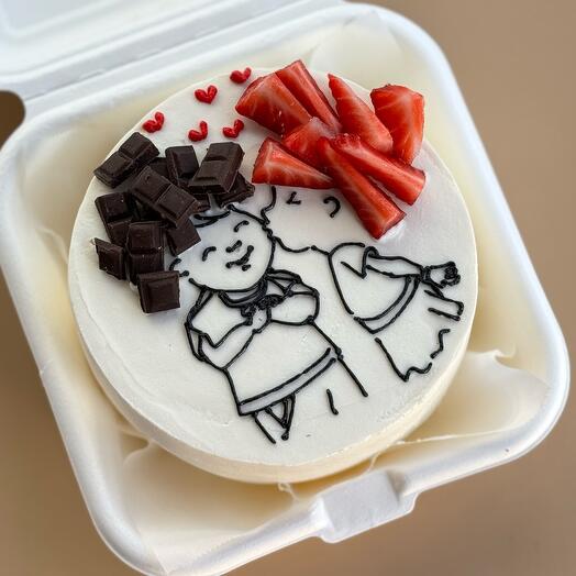 Бенто торт украшенный клубникой