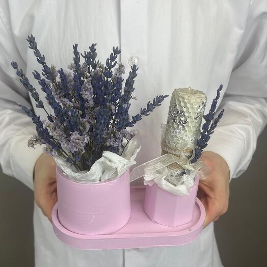 Композиция из лаванды и лимониума