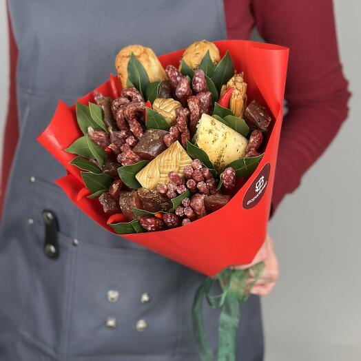 Мясной  мужской букет в красном на 23 февраля