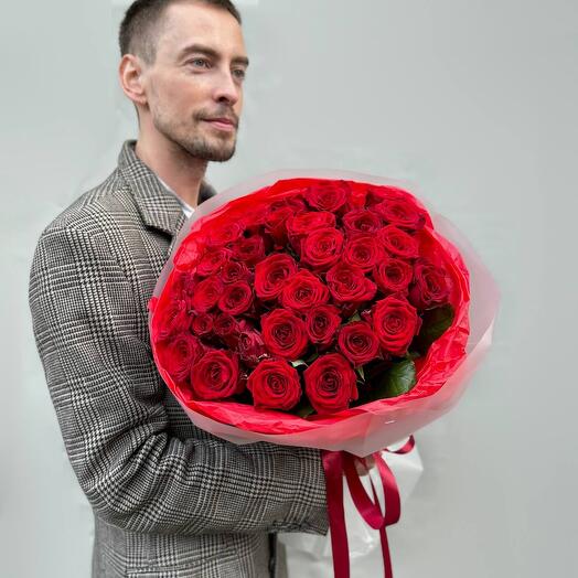 Монобукет из 35 роз Red Naomi