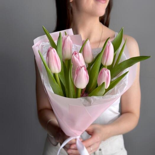Букет комплимент розовые тюльпаны