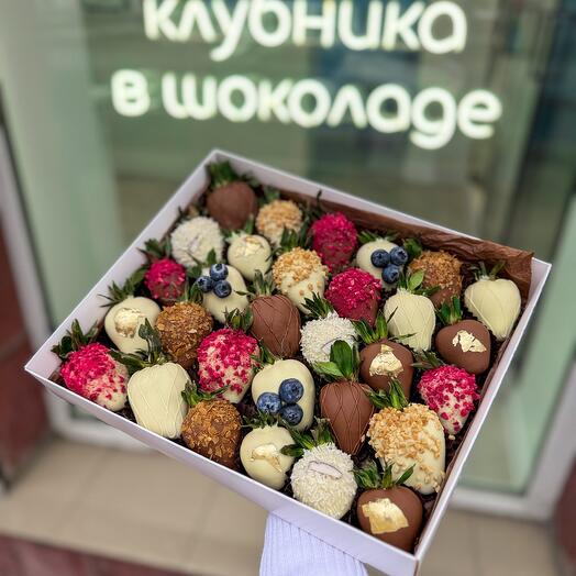 Клубника в шоколаде 30шт ассорти