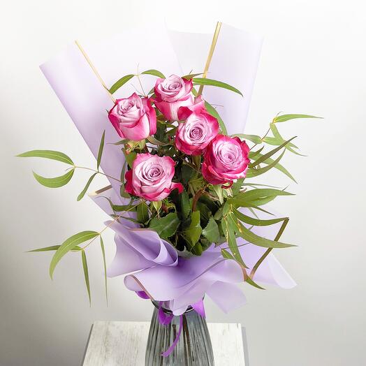 5 purple roses